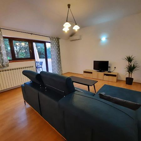 Apartman Sofia Porec Esterno foto