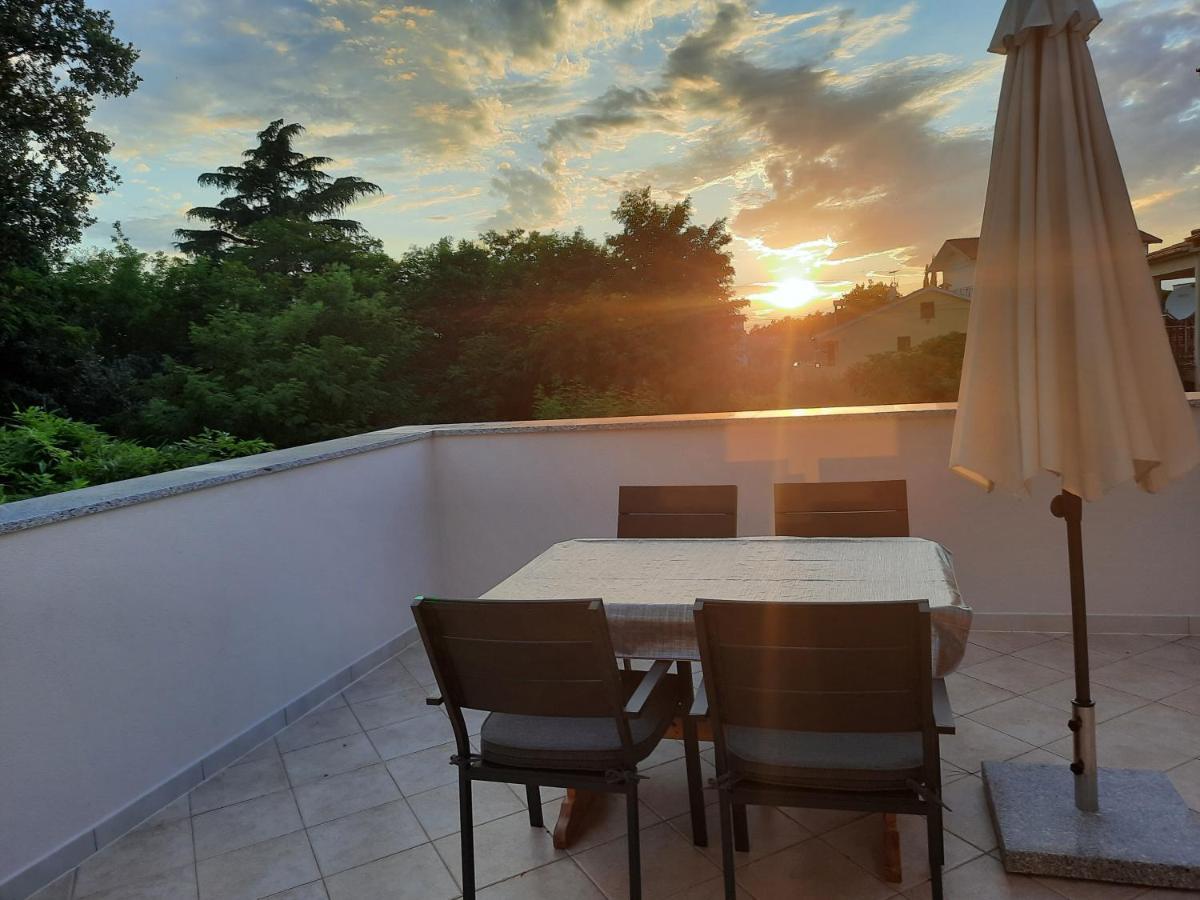 Apartman Sofia Porec Esterno foto