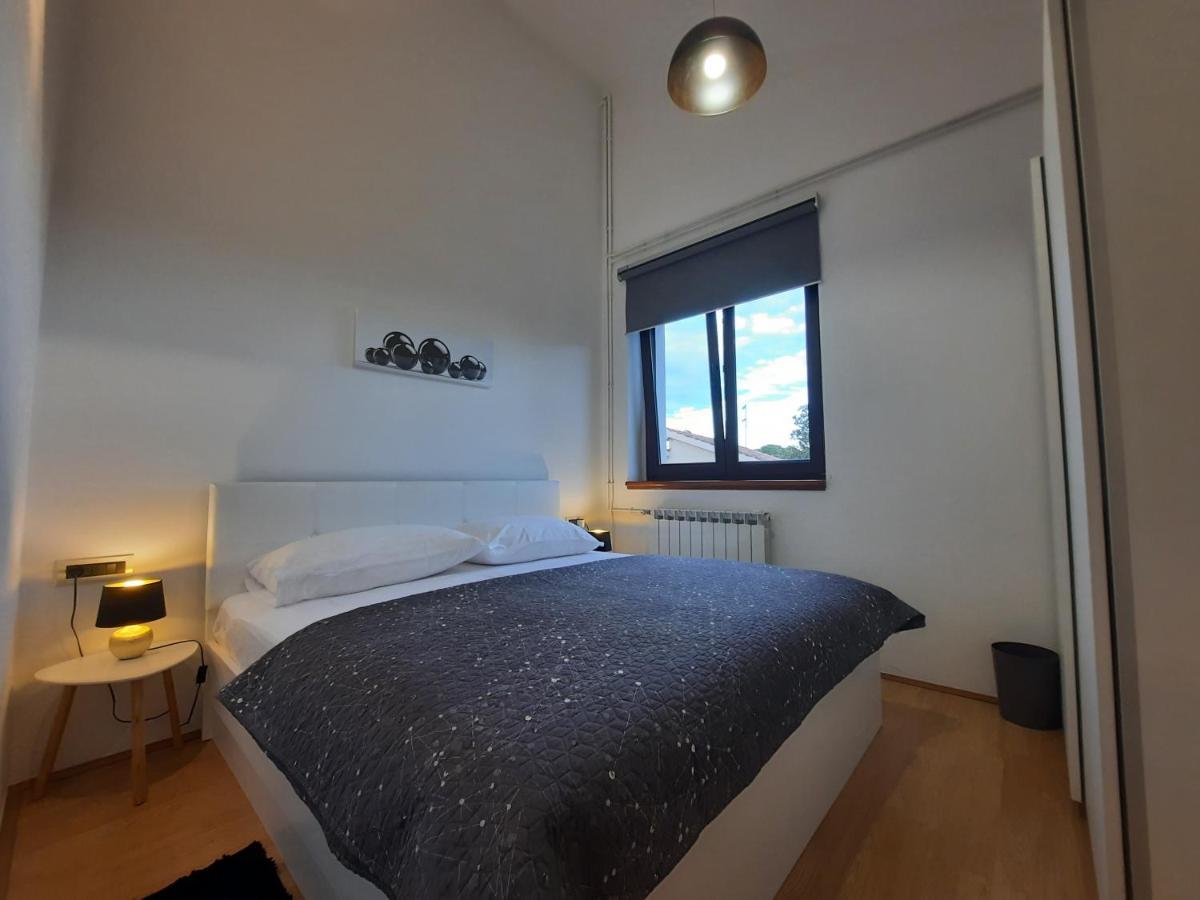 Apartman Sofia Porec Esterno foto