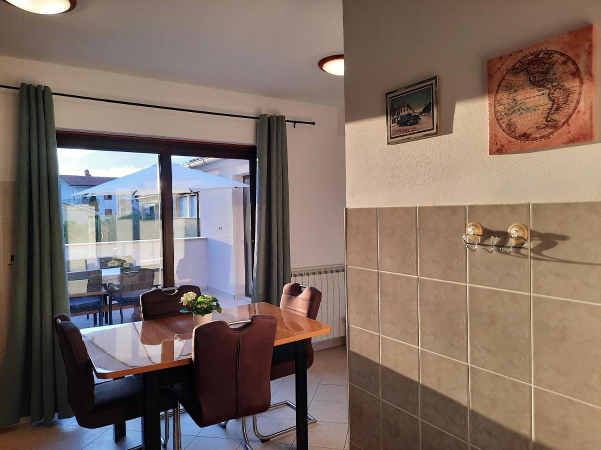 Apartman Sofia Porec Esterno foto